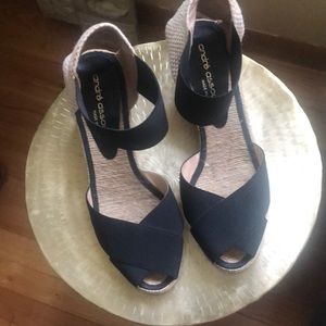 Andre Assous  sandals/shoe with 2 1/2 inch wedge heel